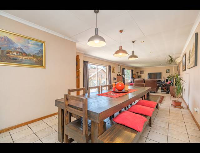4 BEDROOM FREEHOLD FOR SALE IN WELTEVREDEN PARK